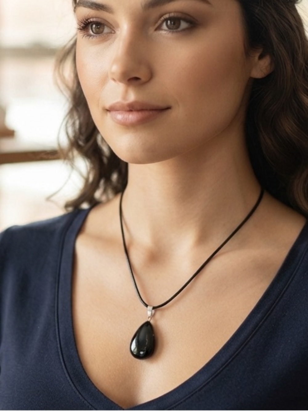 Elegant natural crystal Black Teardrop Pendant Necklace